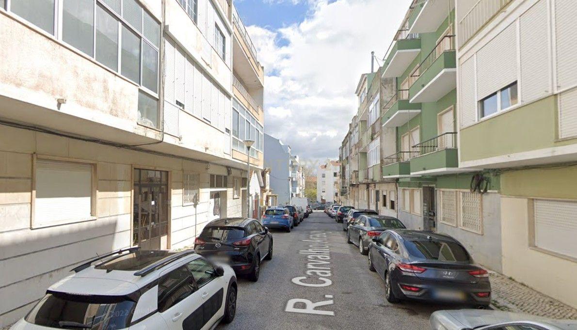 Apartamento T1, para investimento, em Queluz - Image 2
